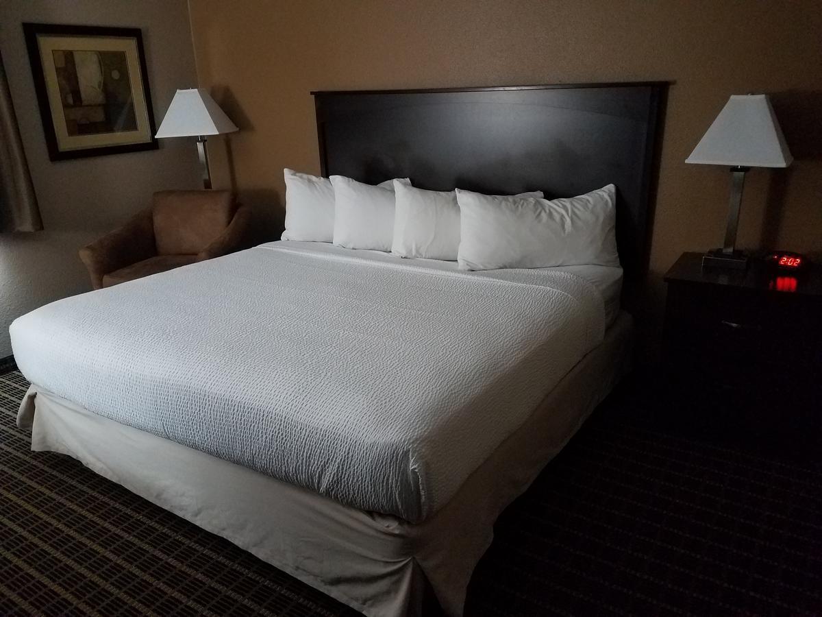Americas Best Value Inn And Suites Бісмарк Екстер'єр фото