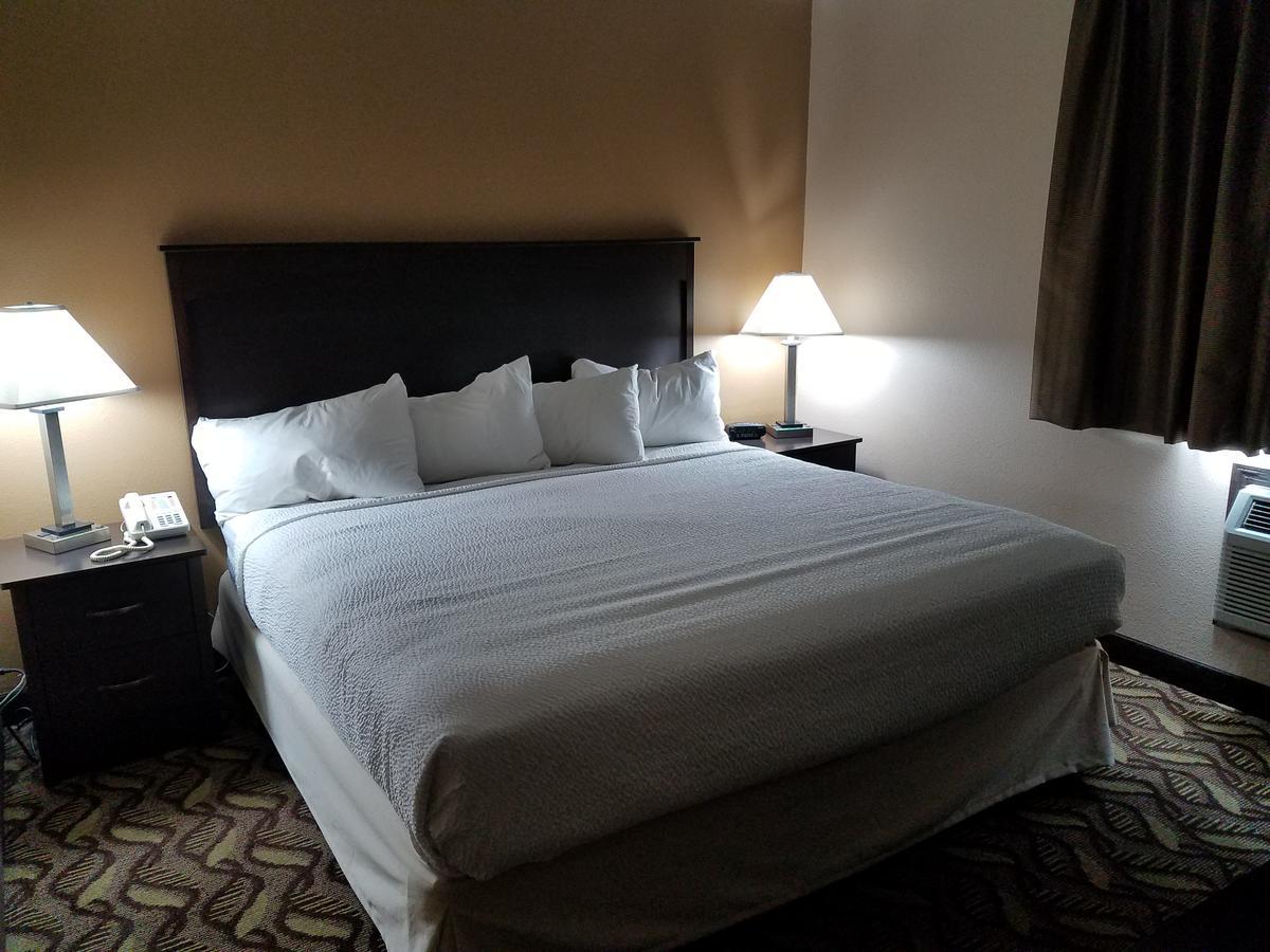 Americas Best Value Inn And Suites Бісмарк Екстер'єр фото